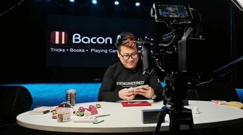 Flexible Wave by Wang Zhe and Bacon Magic Flexible Wave by Wang Zhe and Bacon Magic