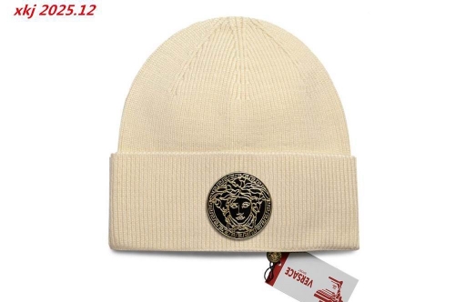 V.e.r.s.a.c.e. Beanies 1008 Men