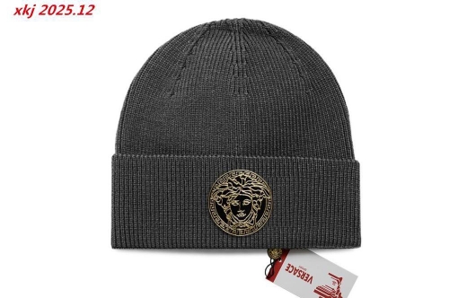 V.e.r.s.a.c.e. Beanies 1013 Men