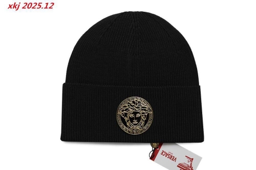 V.e.r.s.a.c.e. Beanies 1009 Men