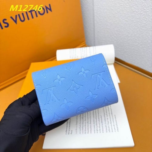 AAA--L...V... Wallets 4811