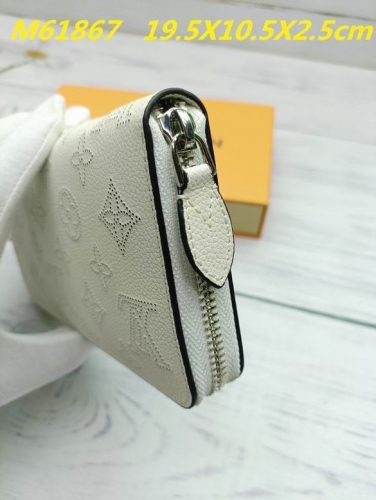 AAA--L...V... Wallets 1191