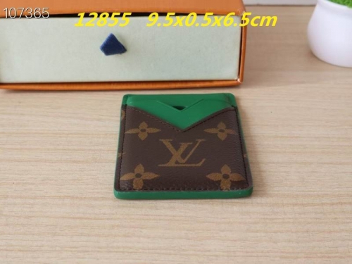 AAA--L...V... Wallets 4936