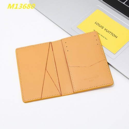 AAA--L...V... Wallets 5040
