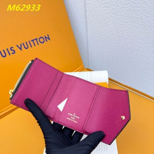 AAA--L...V... Wallets 4838
