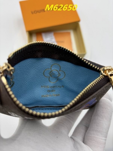 AAA--L...V... Wallets 4951