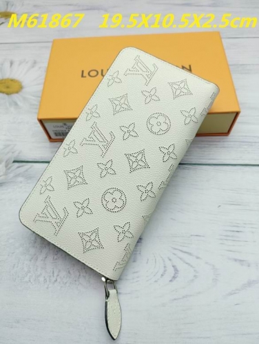 AAA--L...V... Wallets 1192