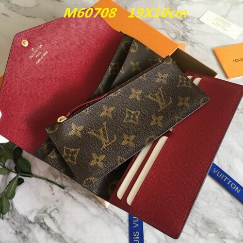 AAA--L...V... Wallets 1069