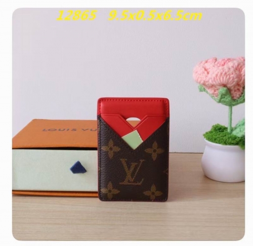 AAA--L...V... Wallets 4941