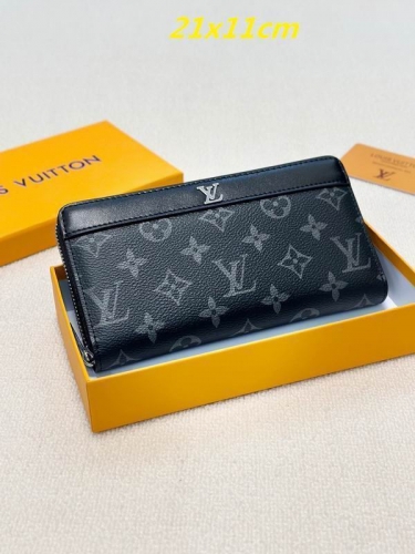 AAA--L...V... Wallets 4892