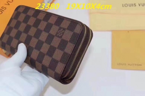 AAA--L...V... Wallets 1011