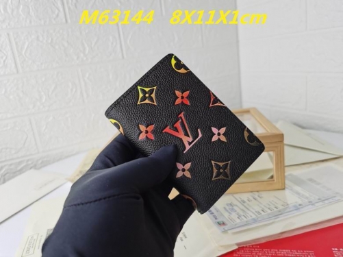 AAA--L...V... Wallets 4678