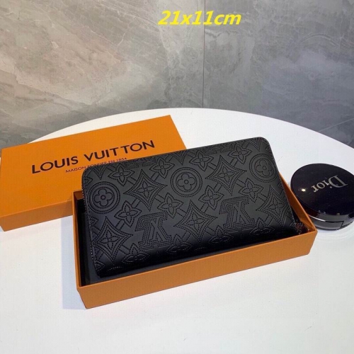 AAA--L...V... Wallets 4899