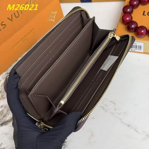 AAA--L...V... Wallets 4980