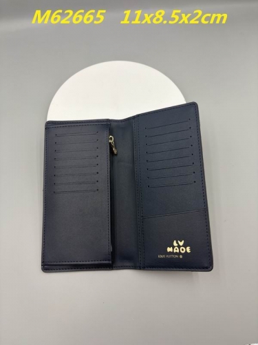 AAA--L...V... Wallets 4959