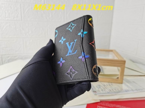 AAA--L...V... Wallets 4677