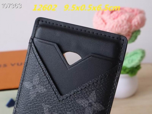 AAA--L...V... Wallets 4914