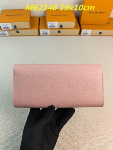 AAA--L...V... Wallets 5129
