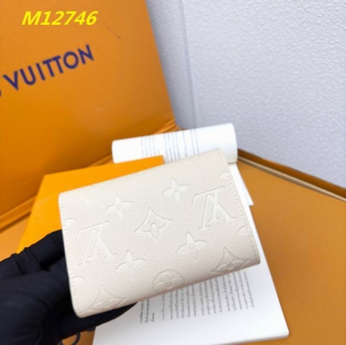 AAA--L...V... Wallets 4815