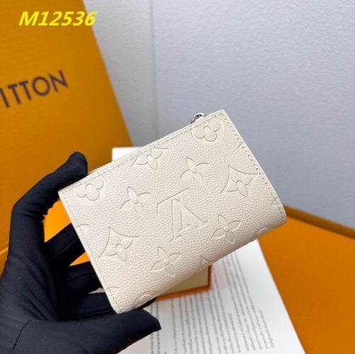 AAA--L...V... Wallets 4704