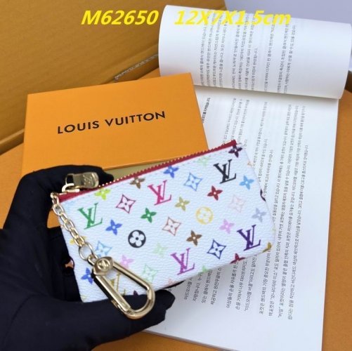 AAA--L...V... Wallets 4851