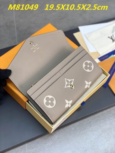 AAA--L...V... Wallets 1199