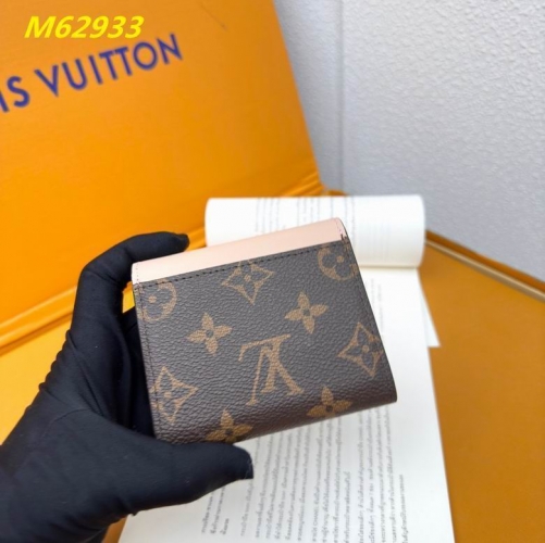 AAA--L...V... Wallets 4843