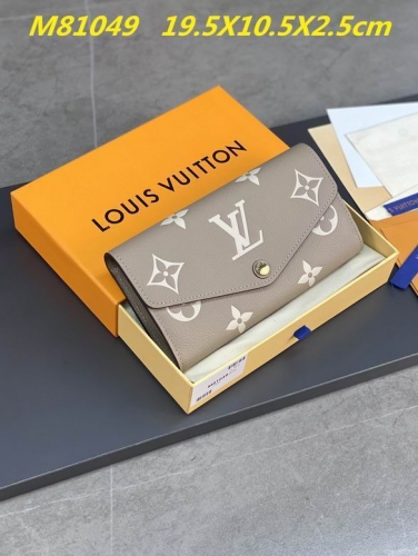AAA--L...V... Wallets 1201