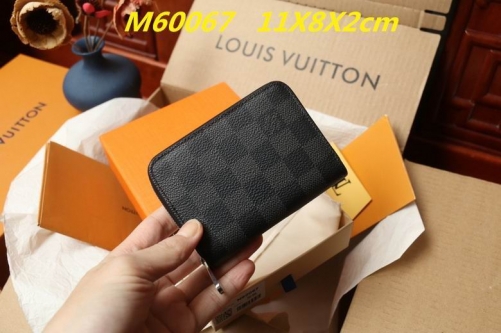 AAA--L...V... Wallets 1064