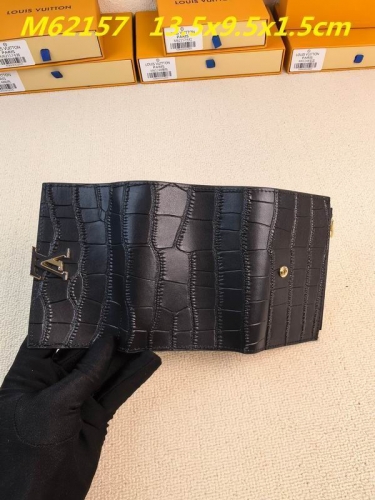 AAA--L...V... Wallets 5159