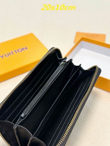 AAA--L...V... Wallets 4877