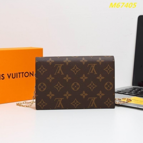 AAA--L...V... Wallets 5184