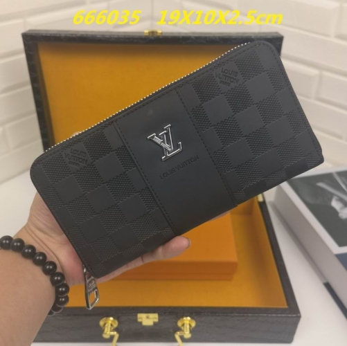 AAA--L...V... Wallets 1068