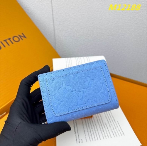 AAA--L...V... Wallets 4695