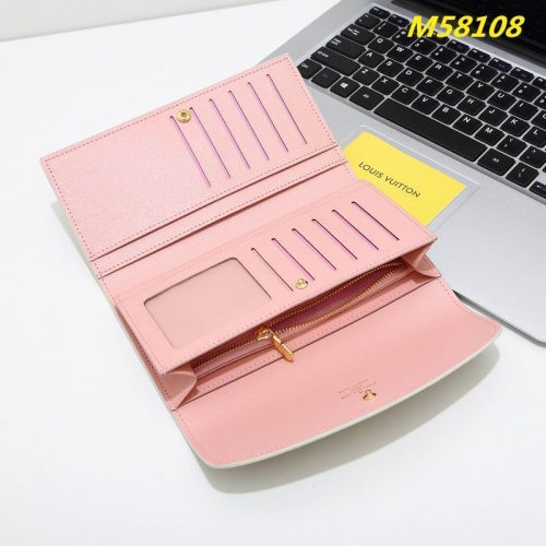 AAA--L...V... Wallets 5069