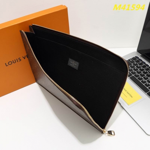 AAA--L...V... Wallets 4983