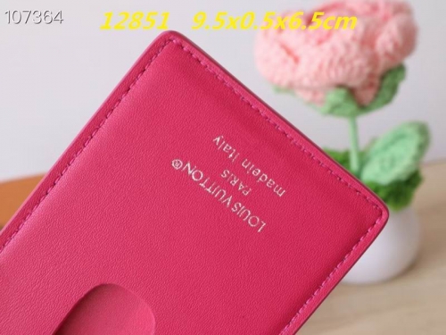AAA--L...V... Wallets 4917