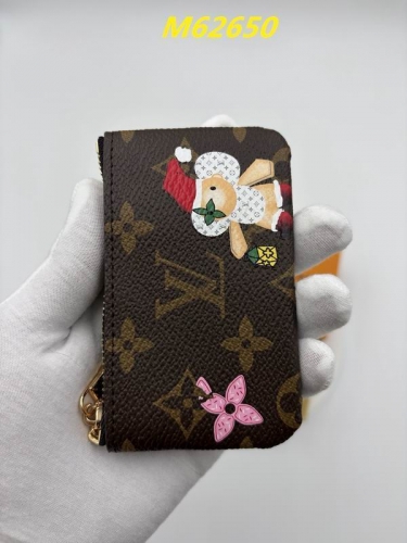 AAA--L...V... Wallets 4957