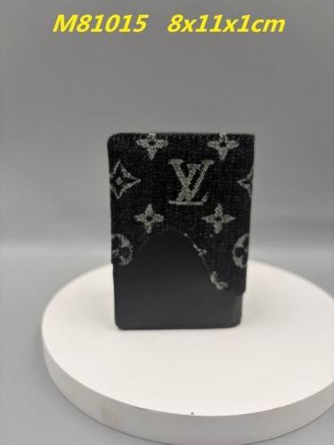 AAA--L...V... Wallets 4997