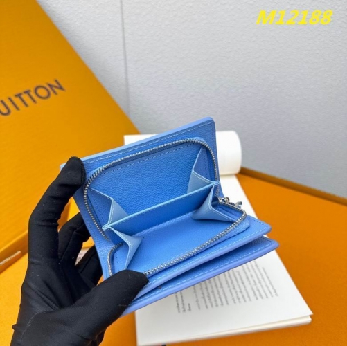 AAA--L...V... Wallets 4693