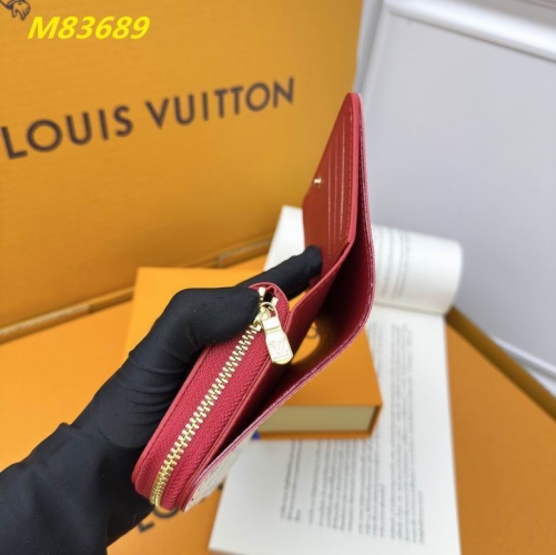 AAA--L...V... Wallets 4821