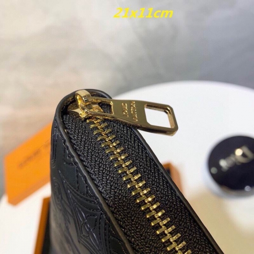 AAA--L...V... Wallets 4898