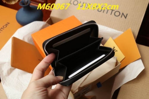 AAA--L...V... Wallets 1061