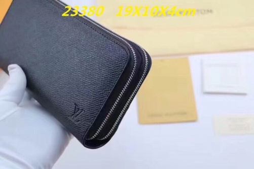 AAA--L...V... Wallets 1003