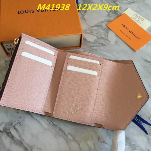 AAA--L...V... Wallets 1089