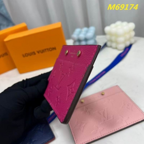 AAA--L...V... Wallets 5086