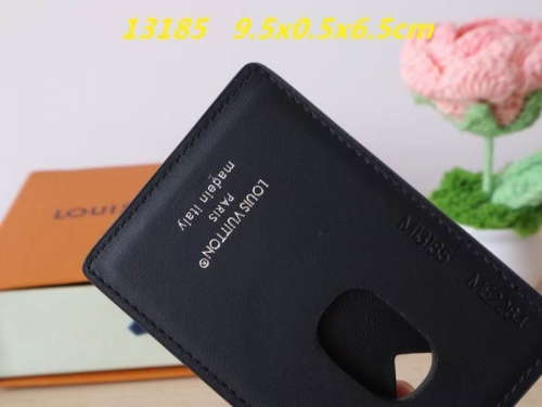 AAA--L...V... Wallets 4942