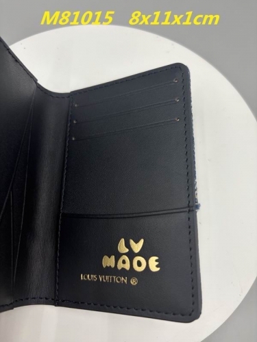 AAA--L...V... Wallets 4991
