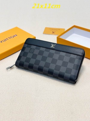 AAA--L...V... Wallets 4906