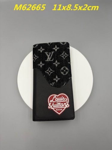 AAA--L...V... Wallets 4966